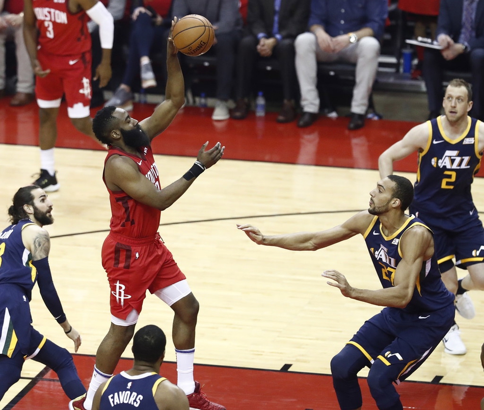 九游体育-冰球邀请赛焦点战：江南迅豹队淘汰对手漓江巨龙队，外线火力全开。本土核心状态回升的简单介绍